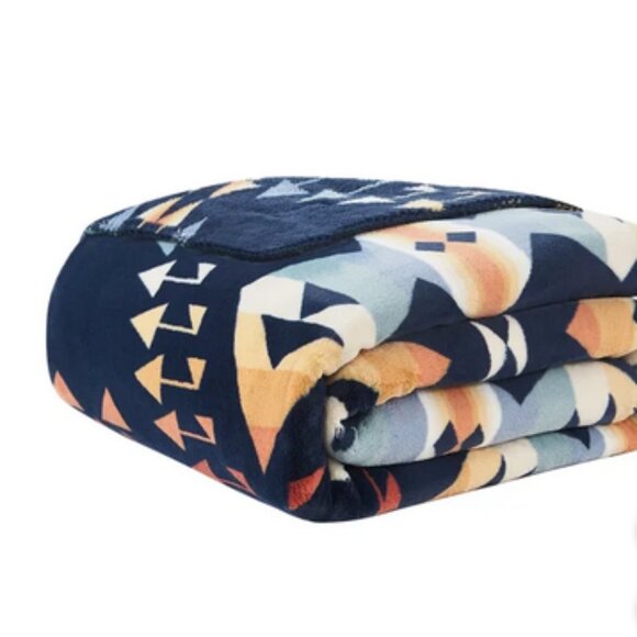 Pendleton Plush Throw Big Thunder - Picture 1 of 4